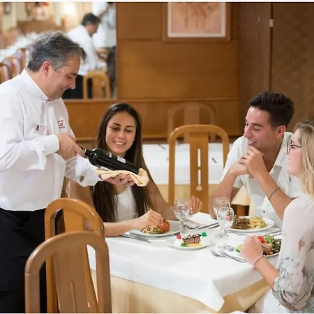 Gf Noelia Apartahotel